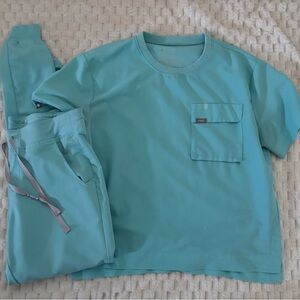 Figs Aqua Scrub Top  and jogger pants with Pocket